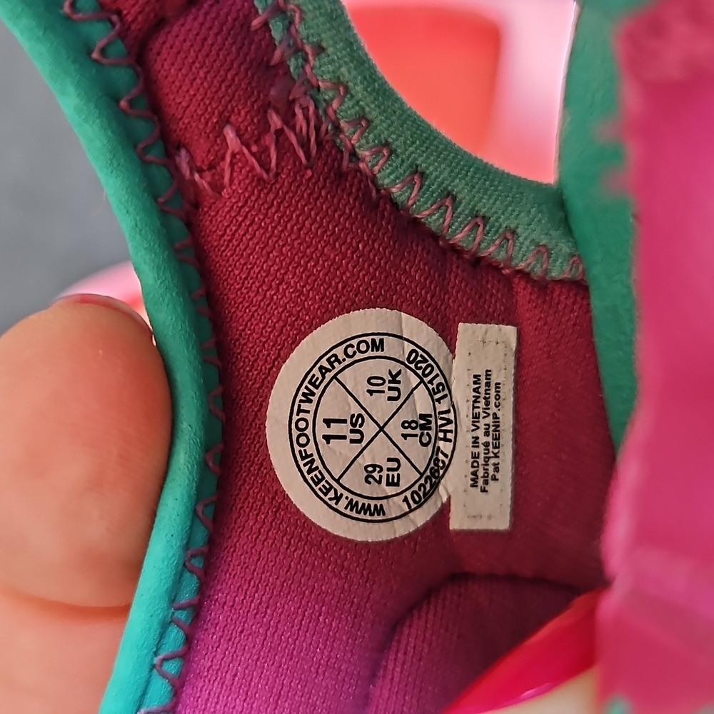 Two Pair Of Kids Water Shoes - Keen and Native - Picture 3 of 13